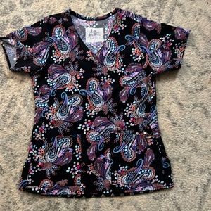 Vera Bradley XS scrub top